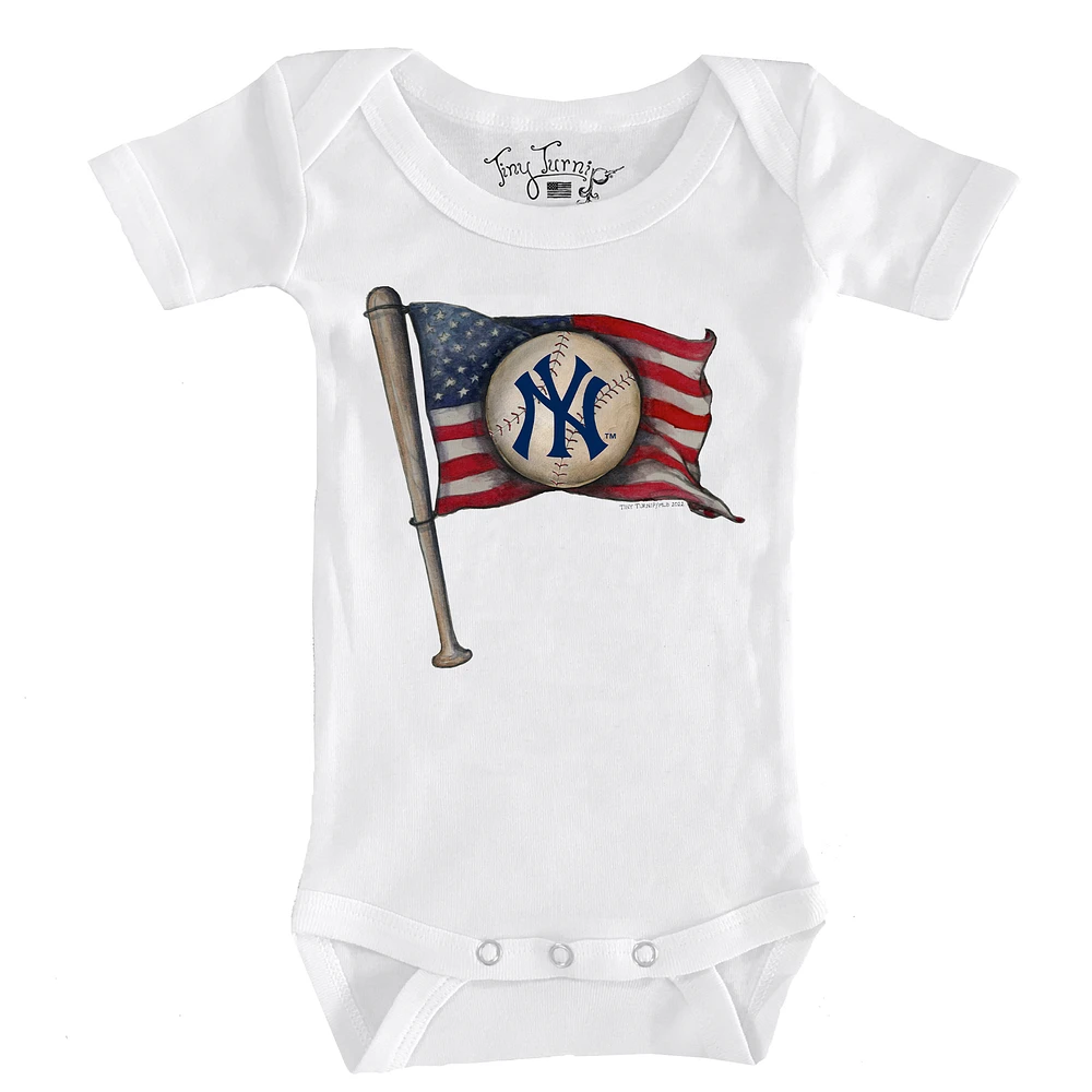 Infant Tiny Turnip White New York Yankees Baseball Flag Bodysuit