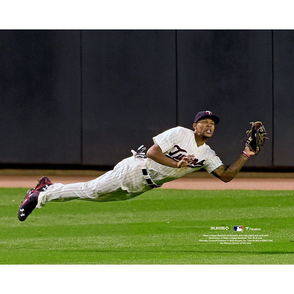 Byron Buxton Minnesota Twins Unsigned Makes Center Field Catch Photograph