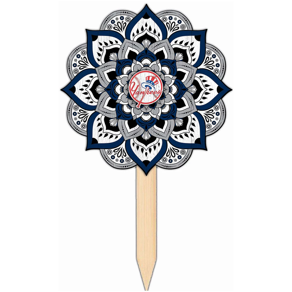 New York Yankees 18'' x 12'' Mandala Yard Stake