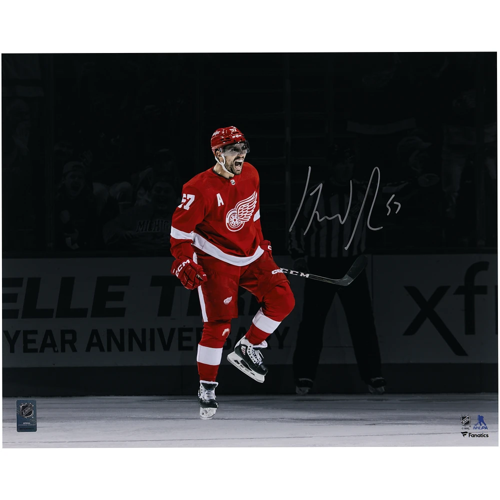 David Perron Detroit Red Wings Autographed 16" x 20" Red Jersey Celebrating Photograph