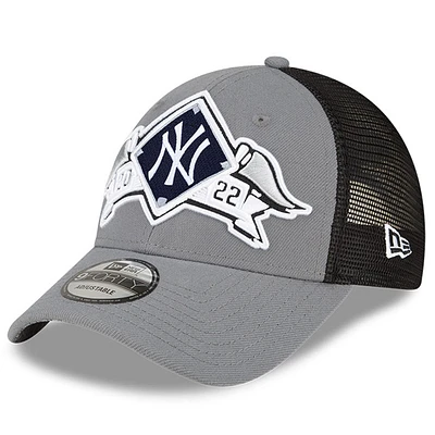 Men's New Era Gray New York Yankees 2022 Division Series Winner Locker Room 9FORTY Snapback Hat