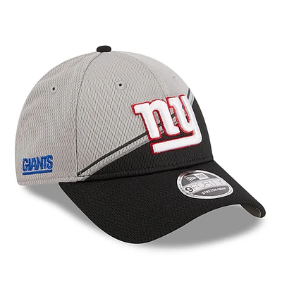 Men's New Era Gray/Black New York Giants 2023 Sideline 9FORTY Adjustable Hat