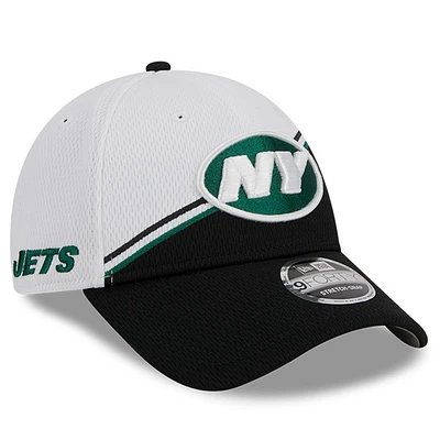 Men's New Era / New York Jets 2023 Sideline 9FORTY Adjustable Hat