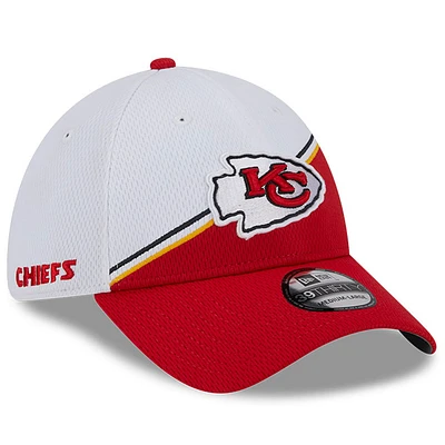 Men's New Era White/Red Kansas City Chiefs 2023 Sideline 39THIRTY Flex Hat