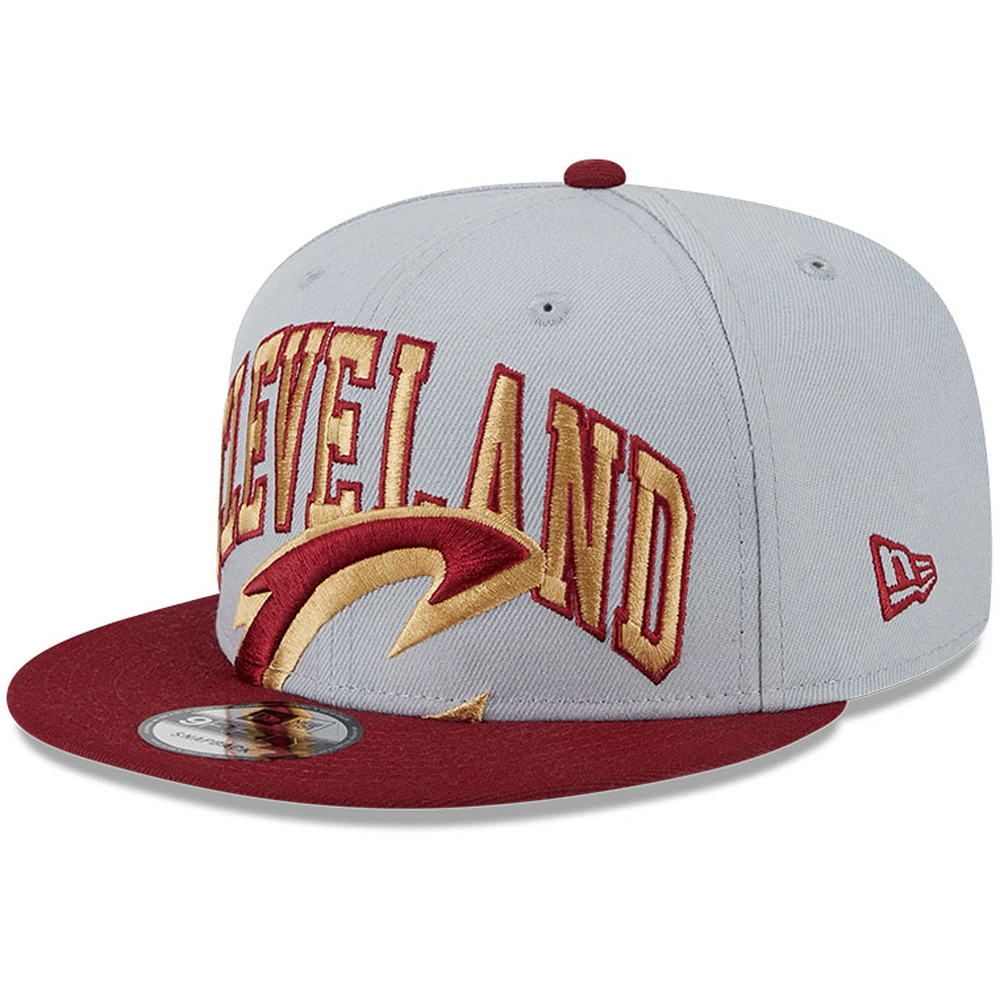 Men's New Era Gray/Wine Cleveland Cavaliers Tip-Off Two-Tone 9FIFTY Snapback Hat