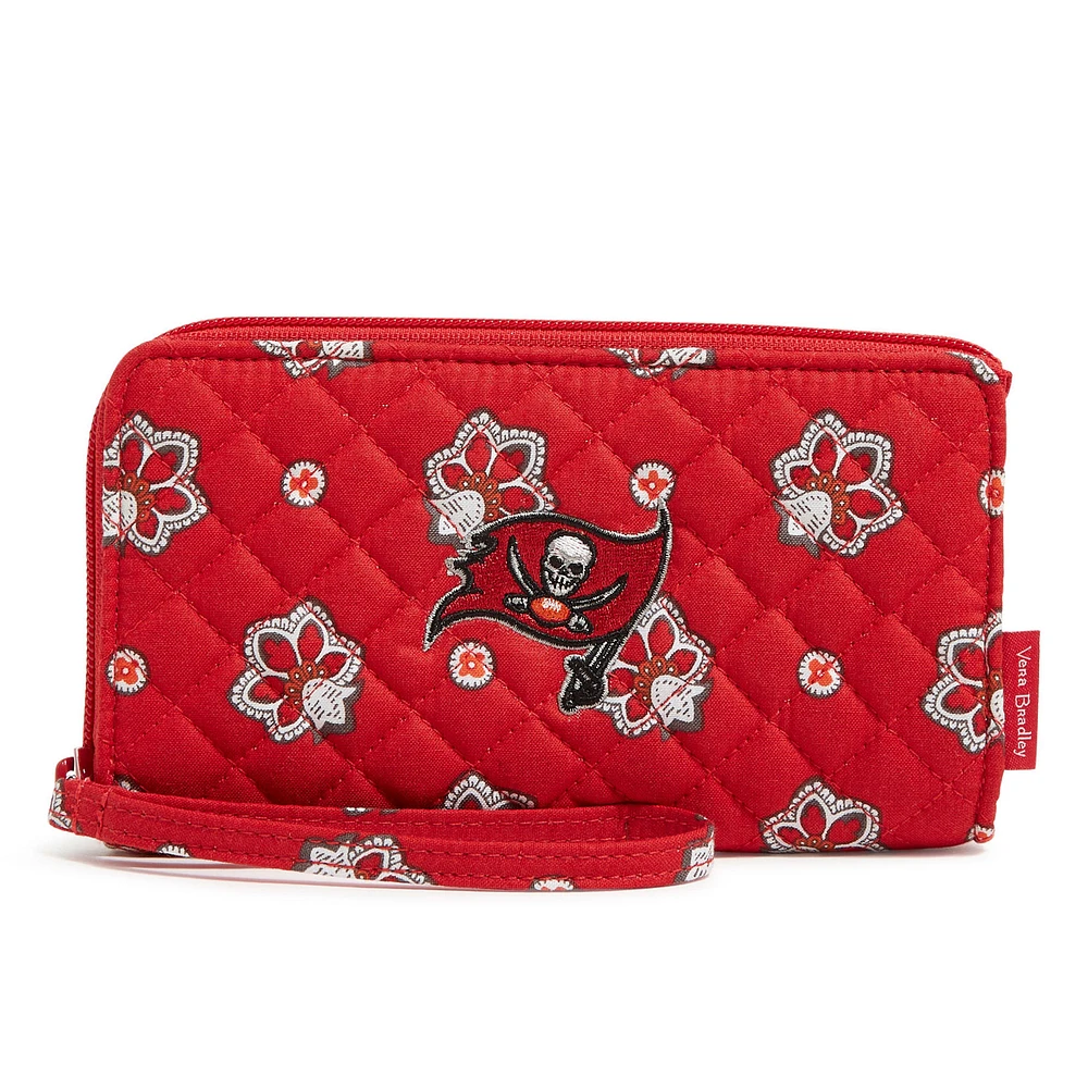 Vera Bradley Tampa Bay Buccaneers RFID Front-Zip Wristlet