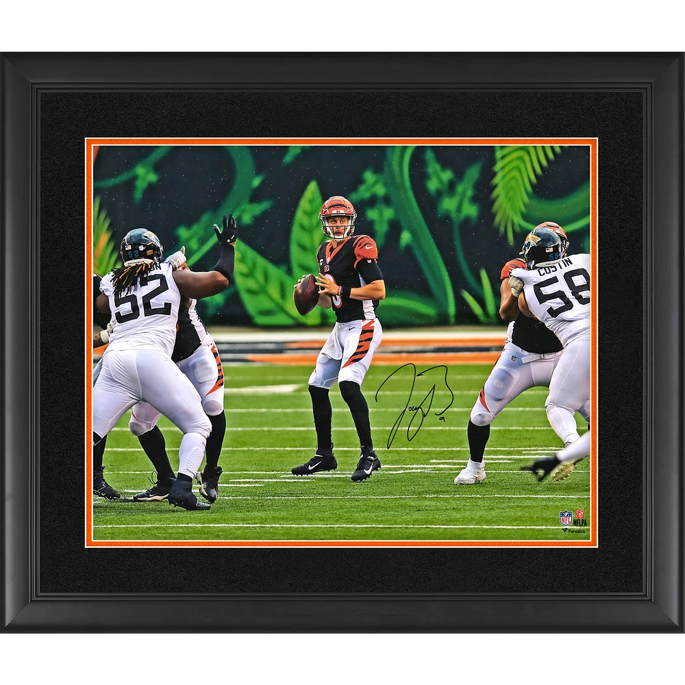 Joe Burrow Cincinnati Bengals Autographed Framed 16" x 20" Black Jersey Standing In Pocket Photograph