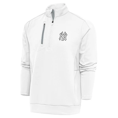Men's Antigua New York Yankees Metallic Generation Quarter-Zip Pullover Top