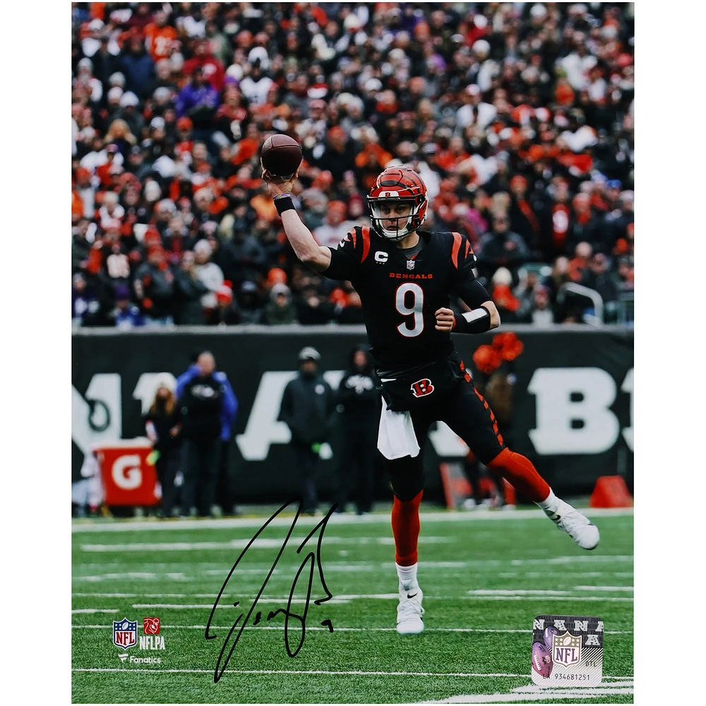 Joe Burrow Cincinnati Bengals Autographed 8" x 10" Black Jersey Vertical Photograph