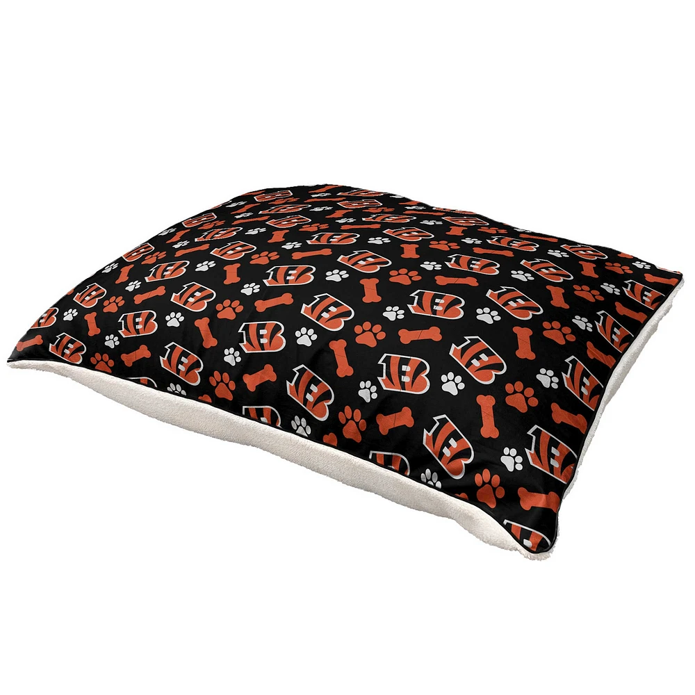 Pegasus Cincinnati Bengals 35" x 44" Bones Sherpa Pet Bed