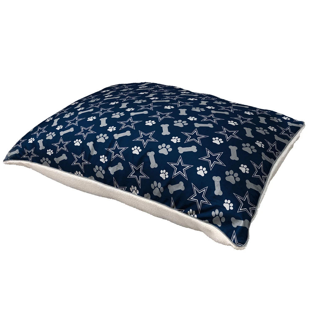 Pegasus Dallas Cowboys 35" x 44" Bones Sherpa Pet Bed