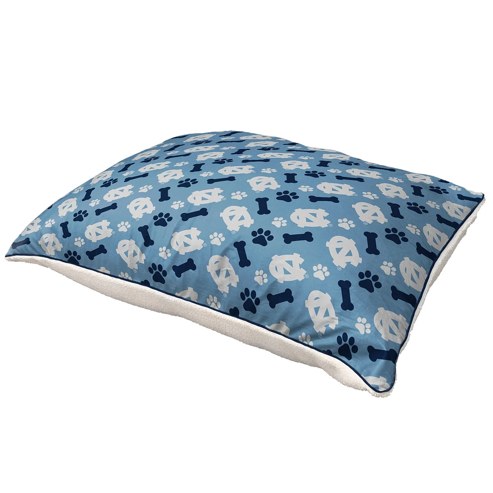 Pegasus North Carolina Tar Heels 35" x 44" Bones Sherpa Pet Bed