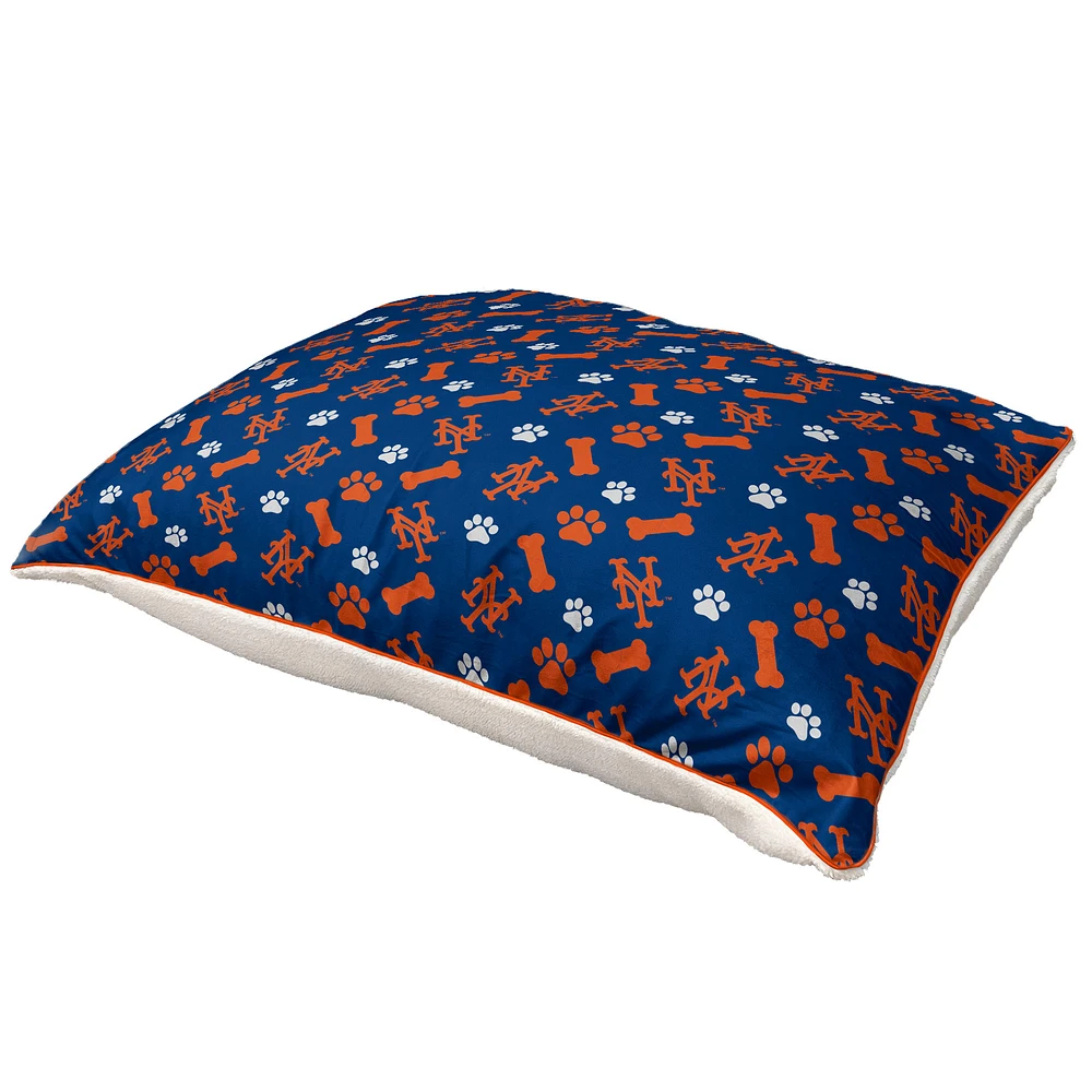 Pegasus New York Mets 35" x 44" Bones Sherpa Pet Bed
