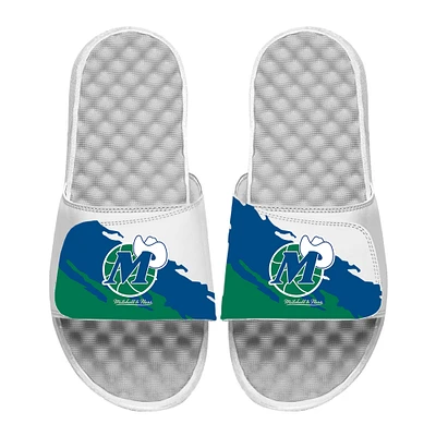 Youth ISlide x Mitchell & Ness White Dallas Mavericks Paint Stripe Slide Sandals