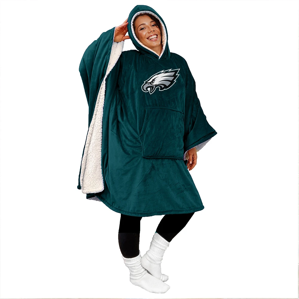 Philadelphia Eagles 60" x 80" Logo Patch Team Color Bloncho with Sherpa