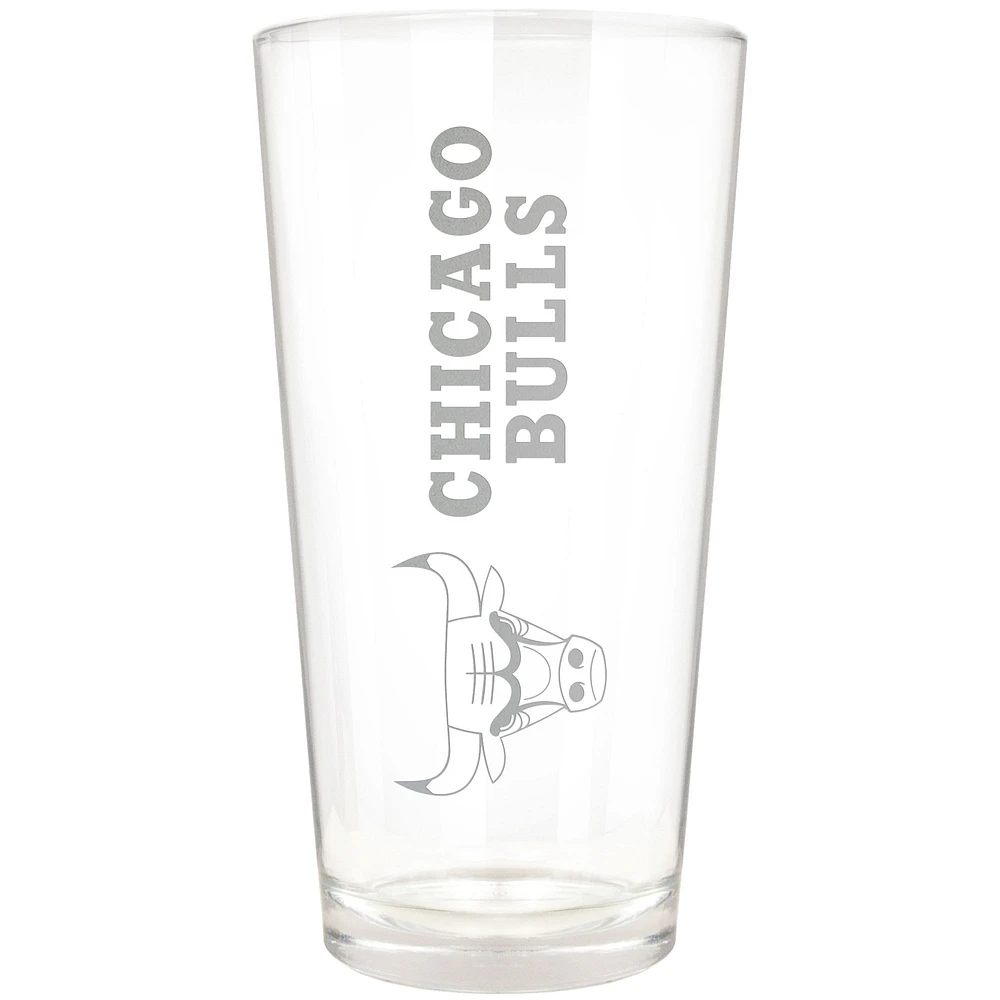 Chicago Bulls Etched 16oz. Vertical Rally Cry Pint Glass