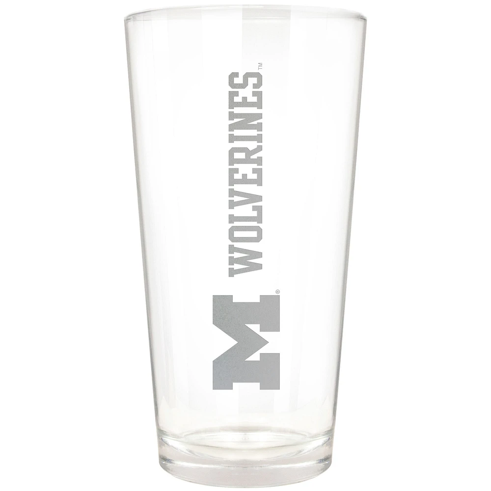 Michigan Wolverines Etched 16oz. Vertical Rally Cry Pint Glass