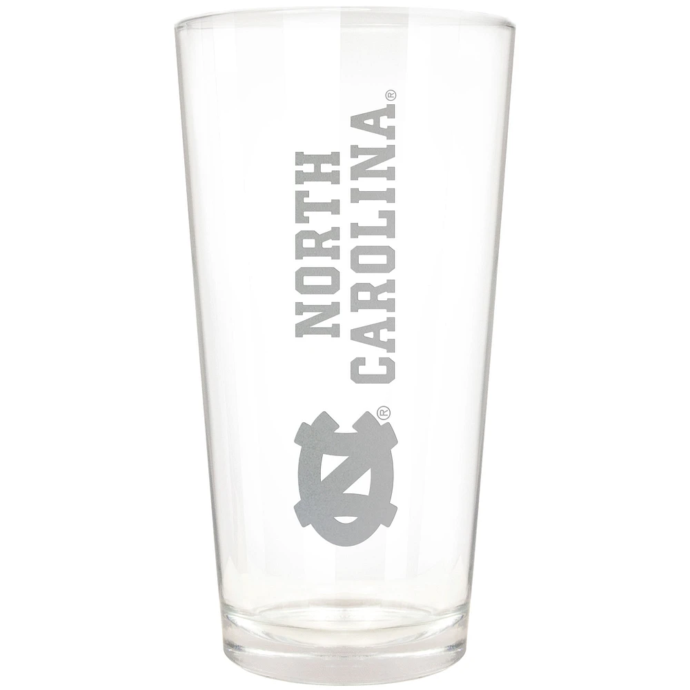 North Carolina Tar Heels Etched 16oz. Vertical Rally Cry Pint Glass