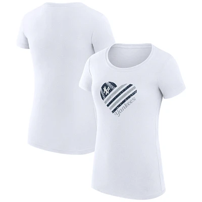 Women's G-III 4Her by Carl Banks White New York Yankees Super-Slim Fit Lightweight Heart Graphic T-Shirt