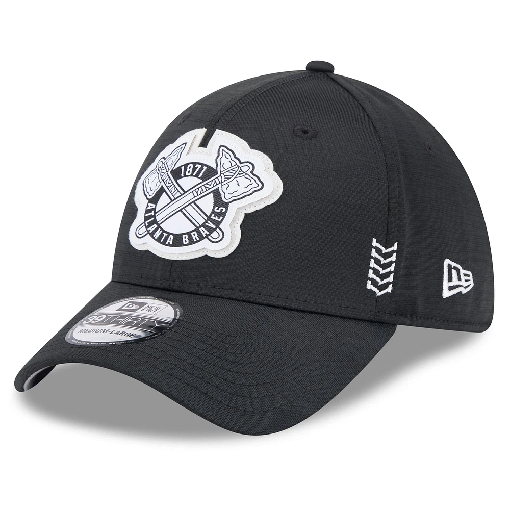 Men's New Era Black Atlanta Braves 2024 Clubhouse 39THIRTY Flex Hat