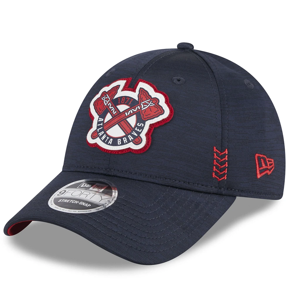 Men's New Era Navy Atlanta Braves 2024 Clubhouse 9FORTY Adjustable Hat