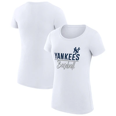 Women's G-III 4Her by Carl Banks White New York Yankees Super-Slim Fit Lightweight Team Graphic T-Shirt