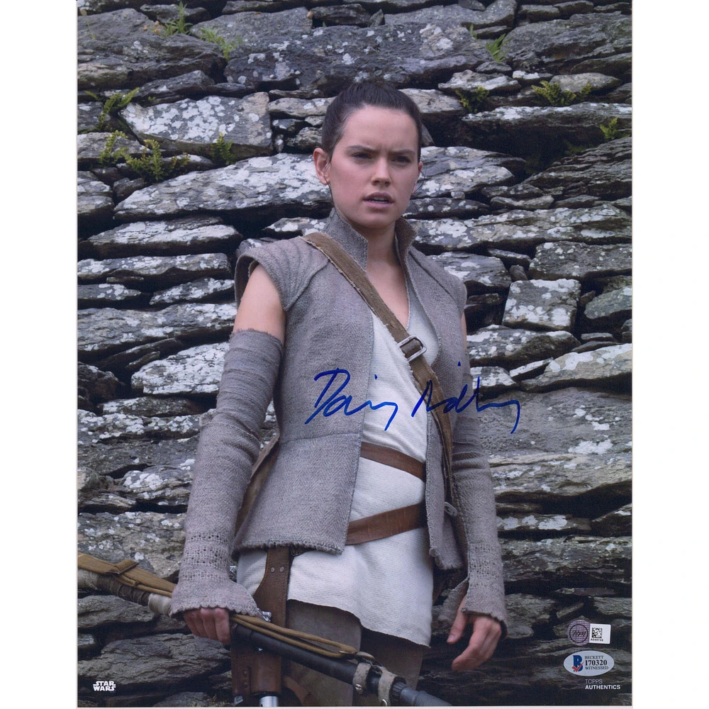 Daisy Ridley Star Wars: The Last Jedi Autographed 12" x 18" Photograph - BAS