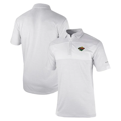 Men's Columbia White Minnesota Wild Omni-Wick Total Control Polo