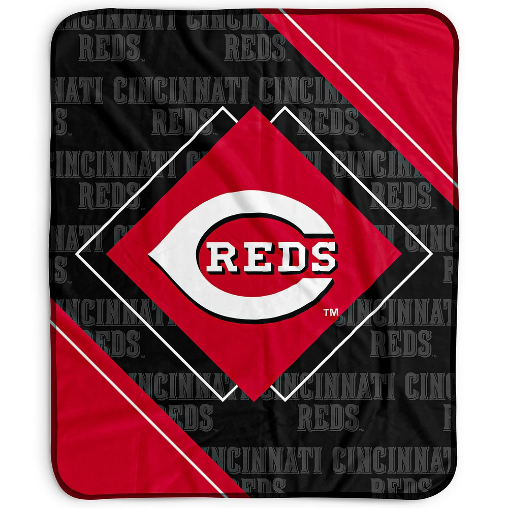 Pegasus Cincinnati Reds 50" x 60" Diamond Logo Fleece Blanket