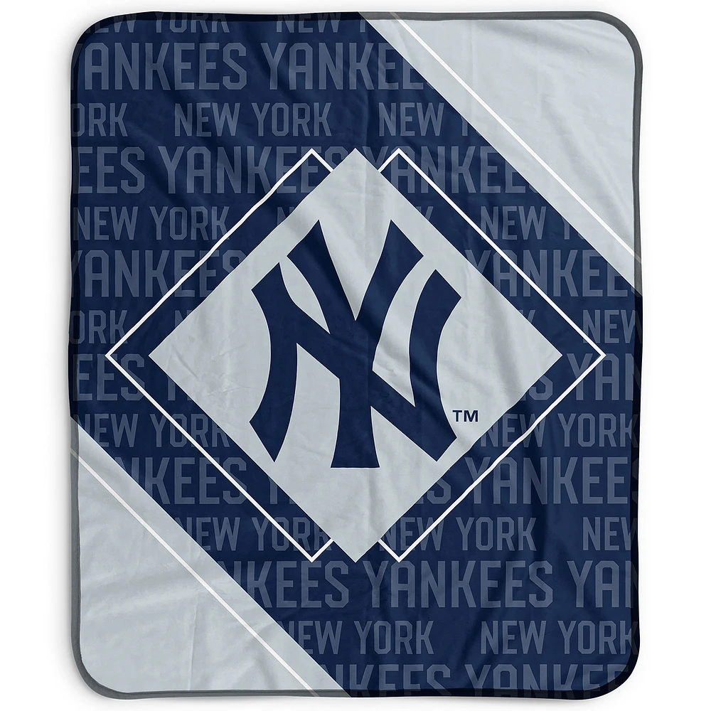 Pegasus New York Yankees 50" x 60" Diamond Logo Fleece Blanket