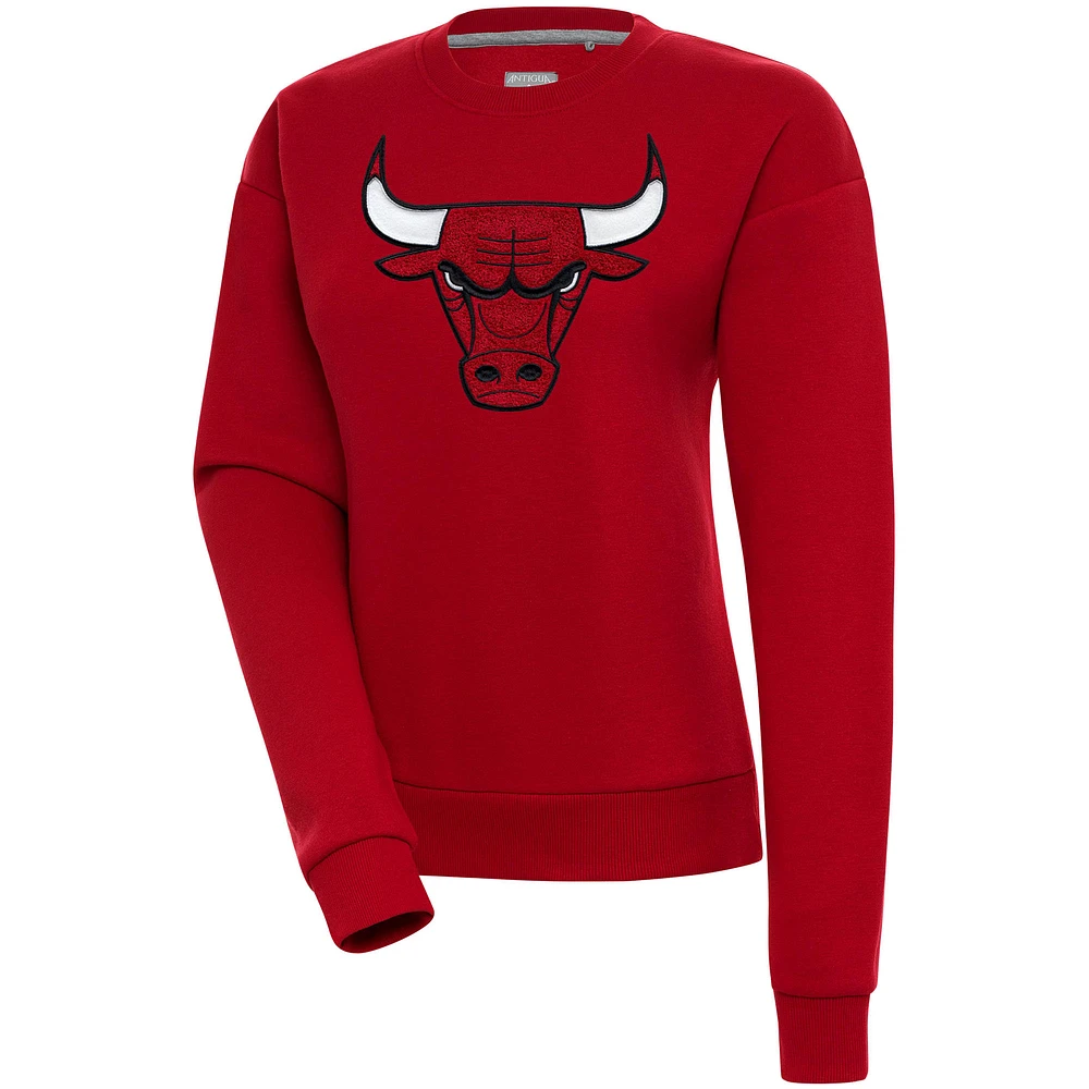 Women's Antigua Red Chicago Bulls Victory Crewneck Pullover Sweatshirt