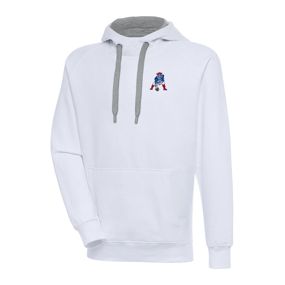 Men's Antigua White New England Patriots Throwback Logo Victory Pullover Hoodie