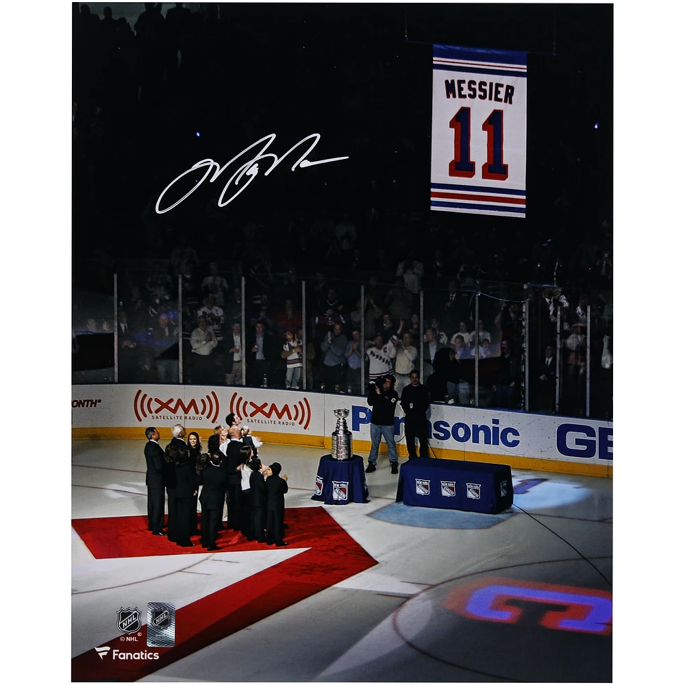 Mark Messier New York Rangers Autographed 16" x 20" Banner Raising Photograph