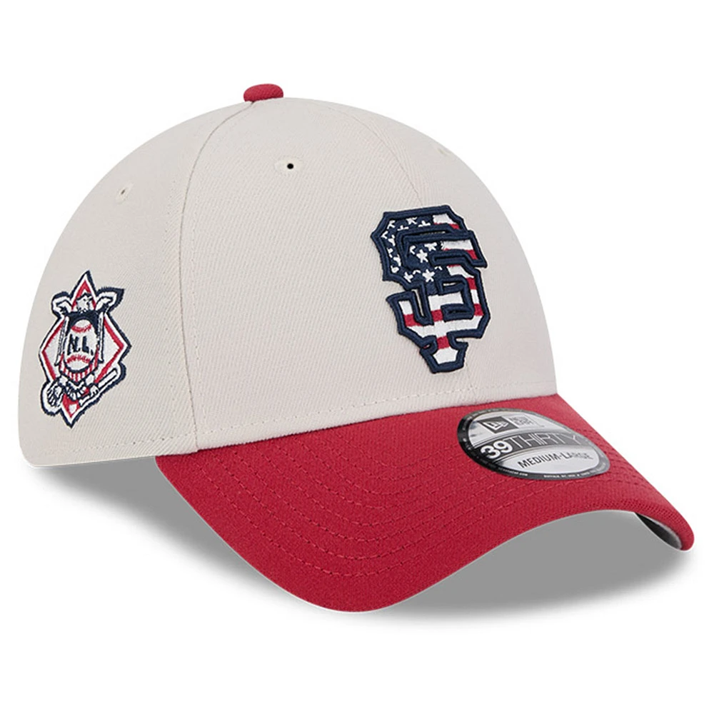Men's New Era Khaki/Red San Francisco Giants 2024 Fourth of July 39THIRTY Flex Hat