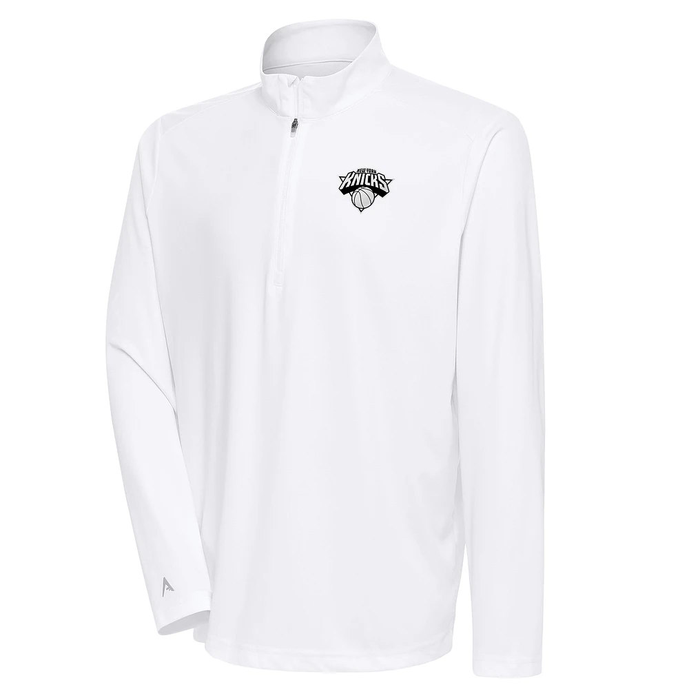 Men's Antigua New York Knicks Metallic Logo Tribute Quarter-Zip Top