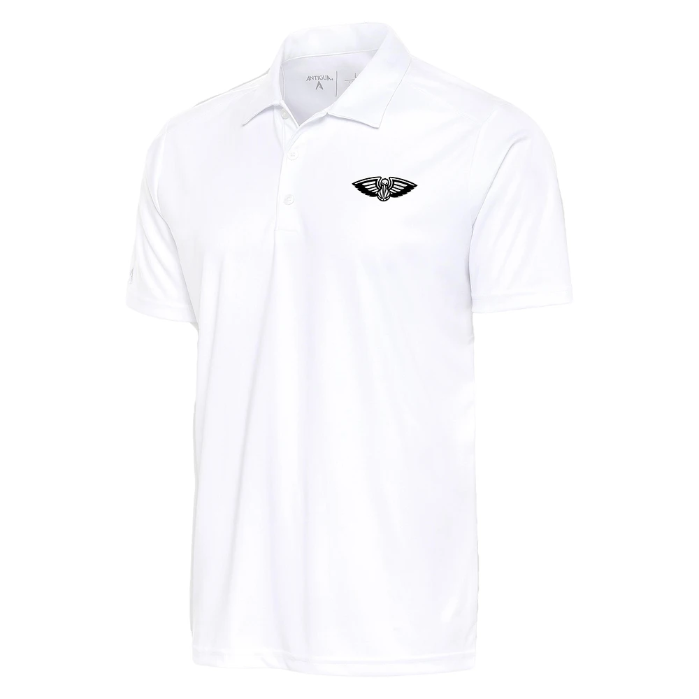 Men's Antigua White New Orleans Pelicans Metallic Logo Tribute Desert Dry Polo