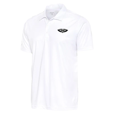 Men's Antigua White New Orleans Pelicans Metallic Logo Tribute Desert Dry Polo