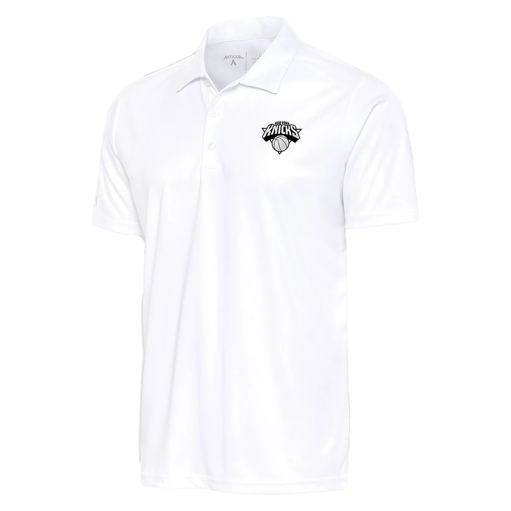 Men's Antigua New York Knicks Metallic Logo Tribute Desert Dry Polo