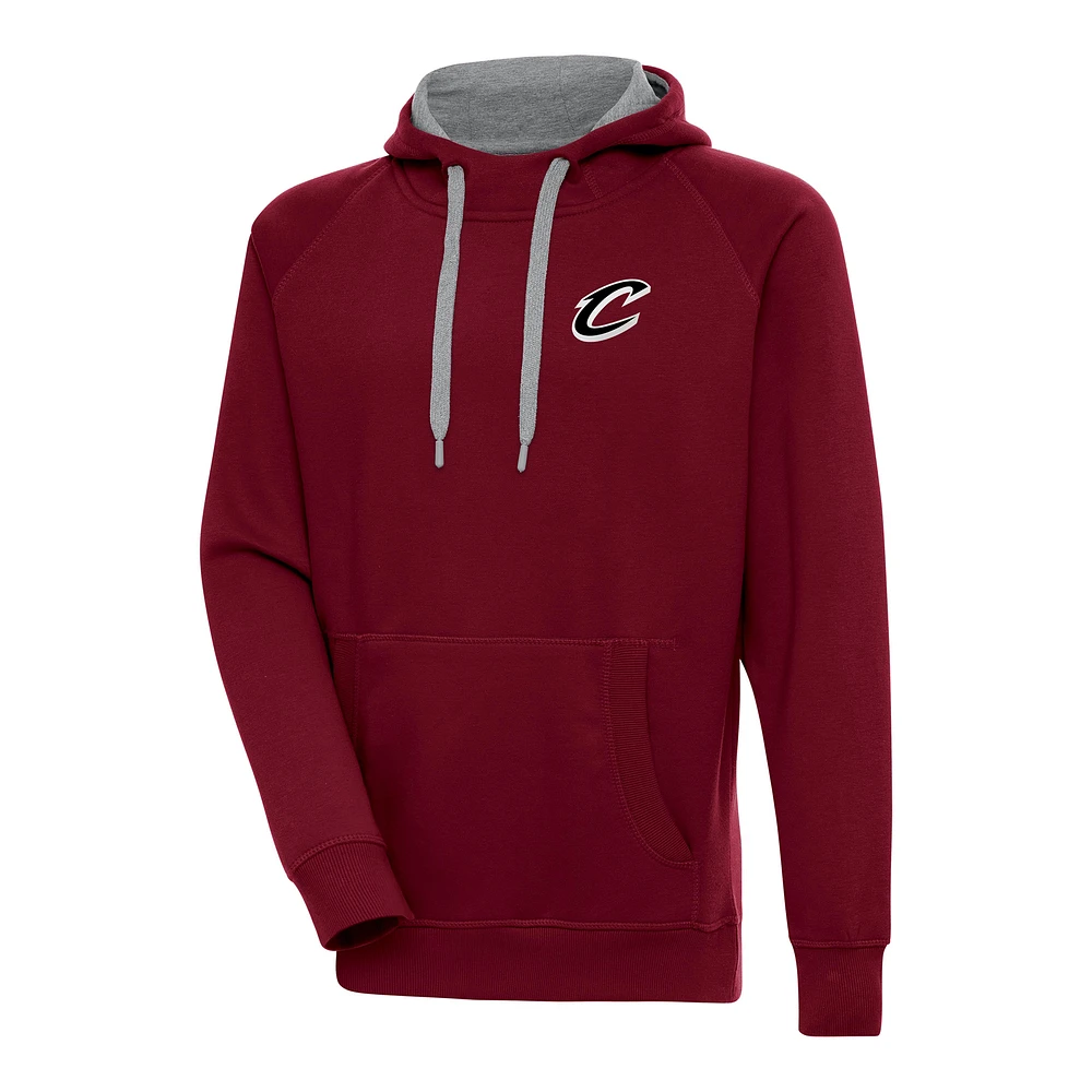 Men's Antigua Wine Cleveland Cavaliers Metallic Logo Victory Raglan Pullover Hoodie