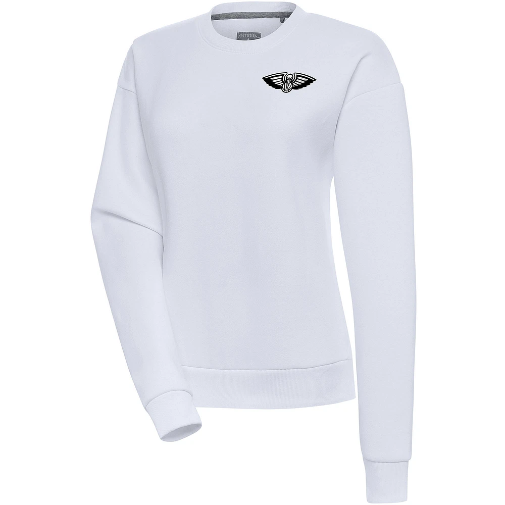 Women's Antigua White New Orleans Pelicans Brushed Metallic Victory Pullover Sweatshirt
