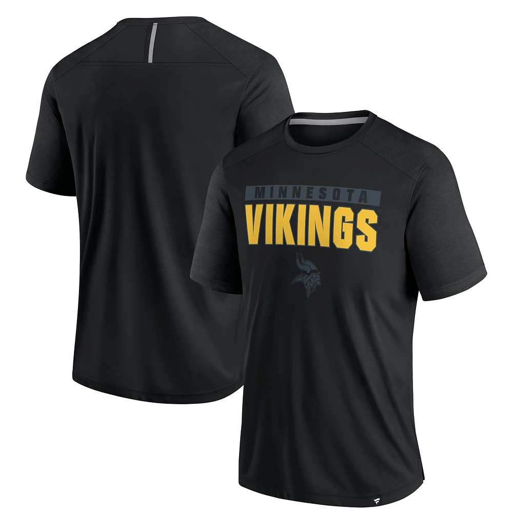 Men's Fanatics Black Minnesota Vikings Defender Blackout T-Shirt