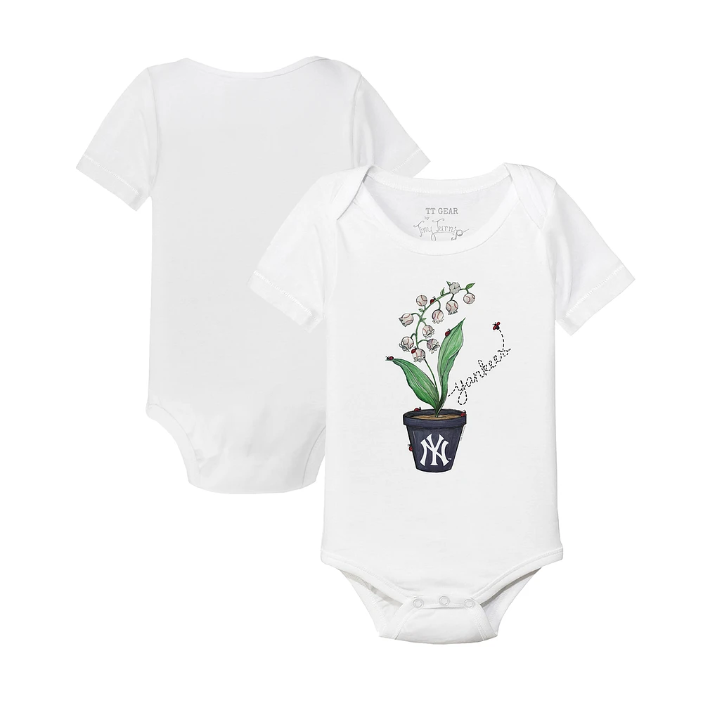 Infant Tiny Turnip White New York Yankees Lilies & Ladybugs Bodysuit