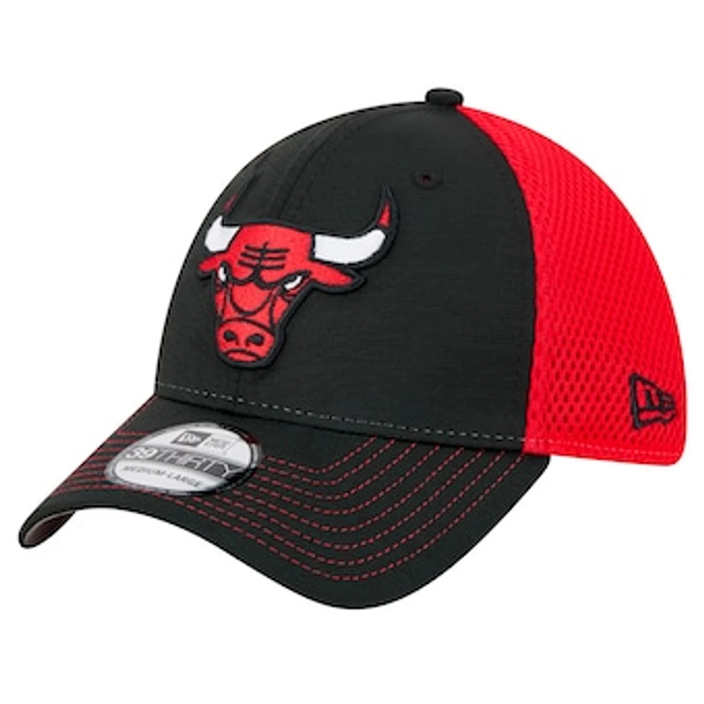 Men's New Era Black Chicago Bulls Active Tech Neo Flex 39THIRTY Flex Hat
