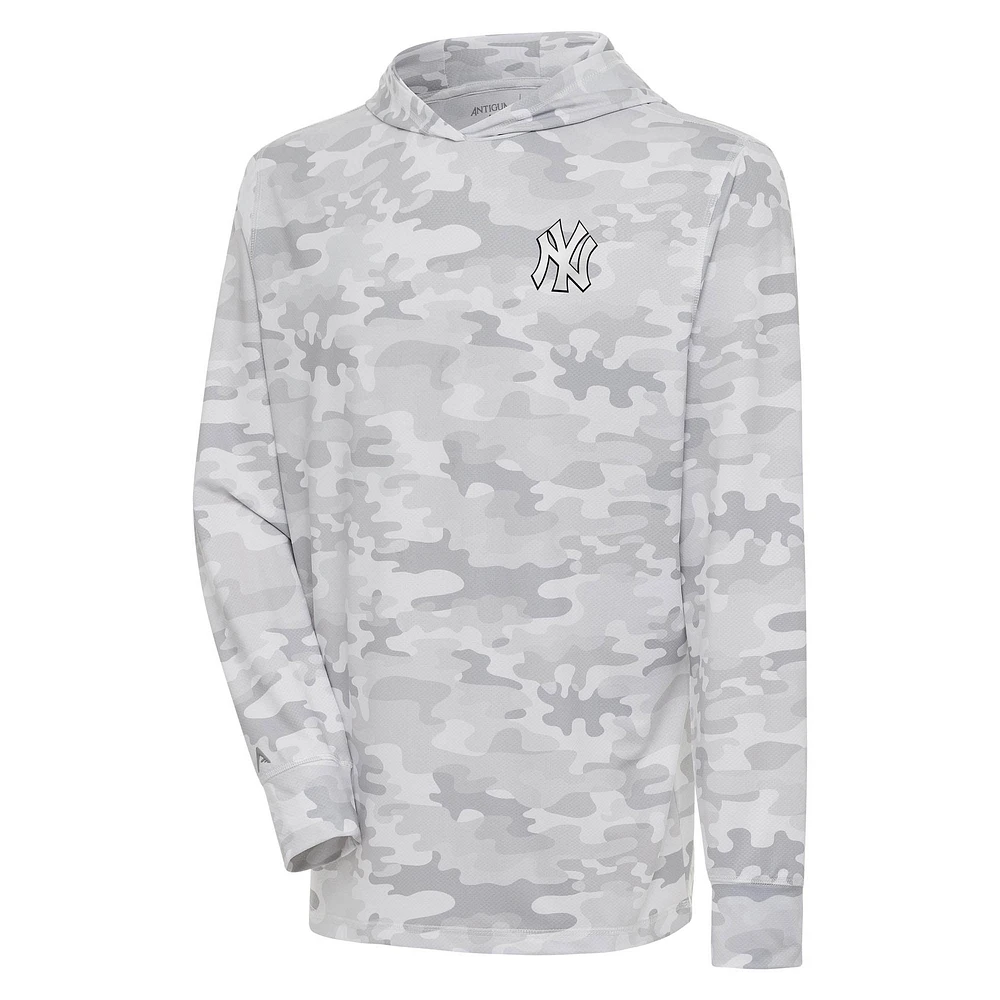 Men's Antigua White New York Yankees Brushed Metallic Logo Sector Pullover Hoodie