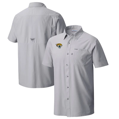Men's Columbia Jacksonville Jaguars Slack Tide Omni-Wick Button-Up Camp Shirt
