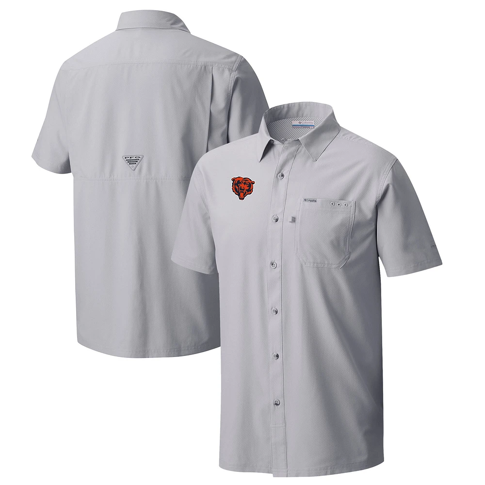 Men's Columbia Gray Chicago Bears Slack Tide Omni-Wick Button-Up Camp Shirt