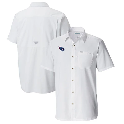 Men's Columbia White Tennessee Titans Slack Tide Omni-Wick Button-Up Camp Shirt