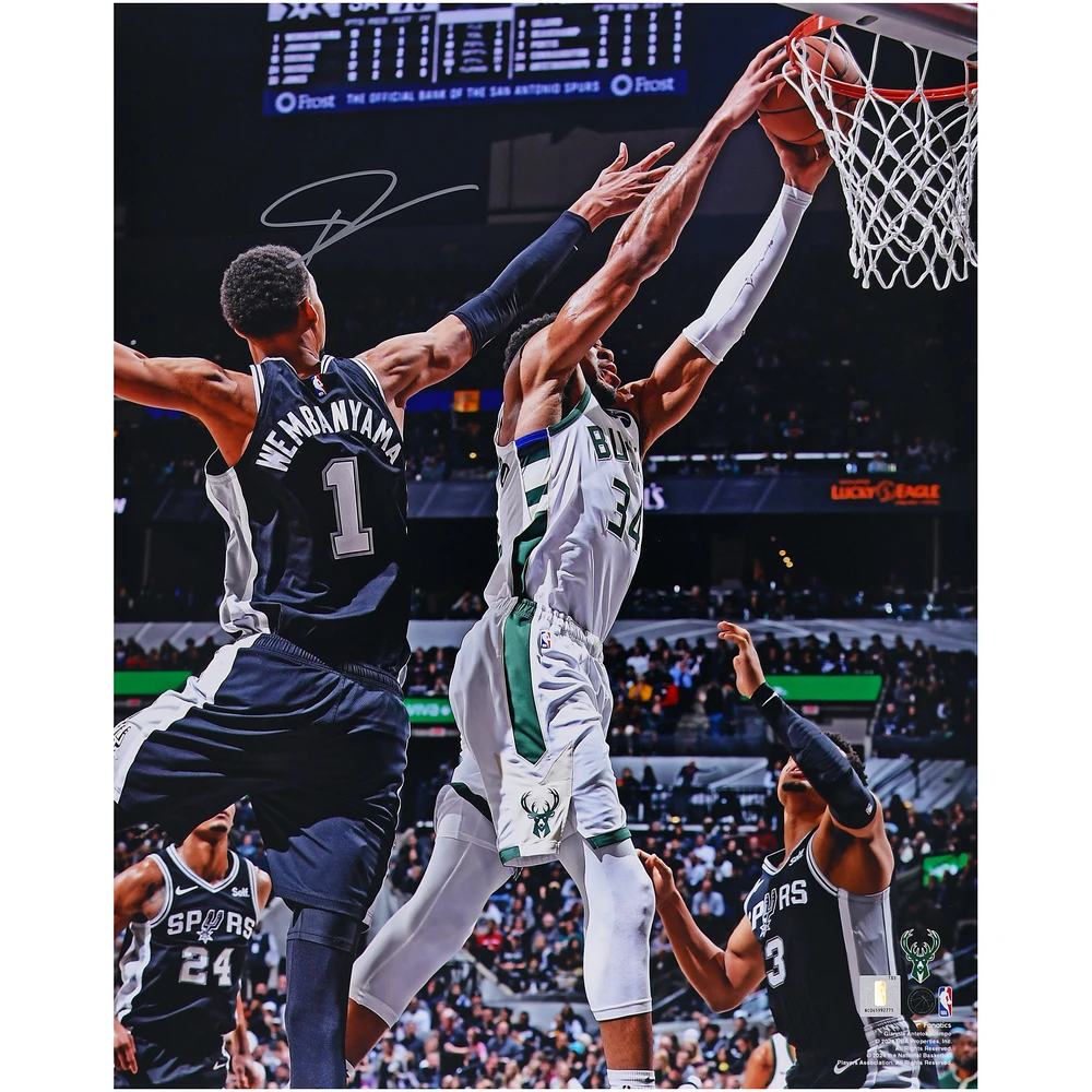 Giannis Antetokounmpo Milwaukee Bucks Autographed 16" x 20" Dunk vs. San Antonio Spurs Photograph