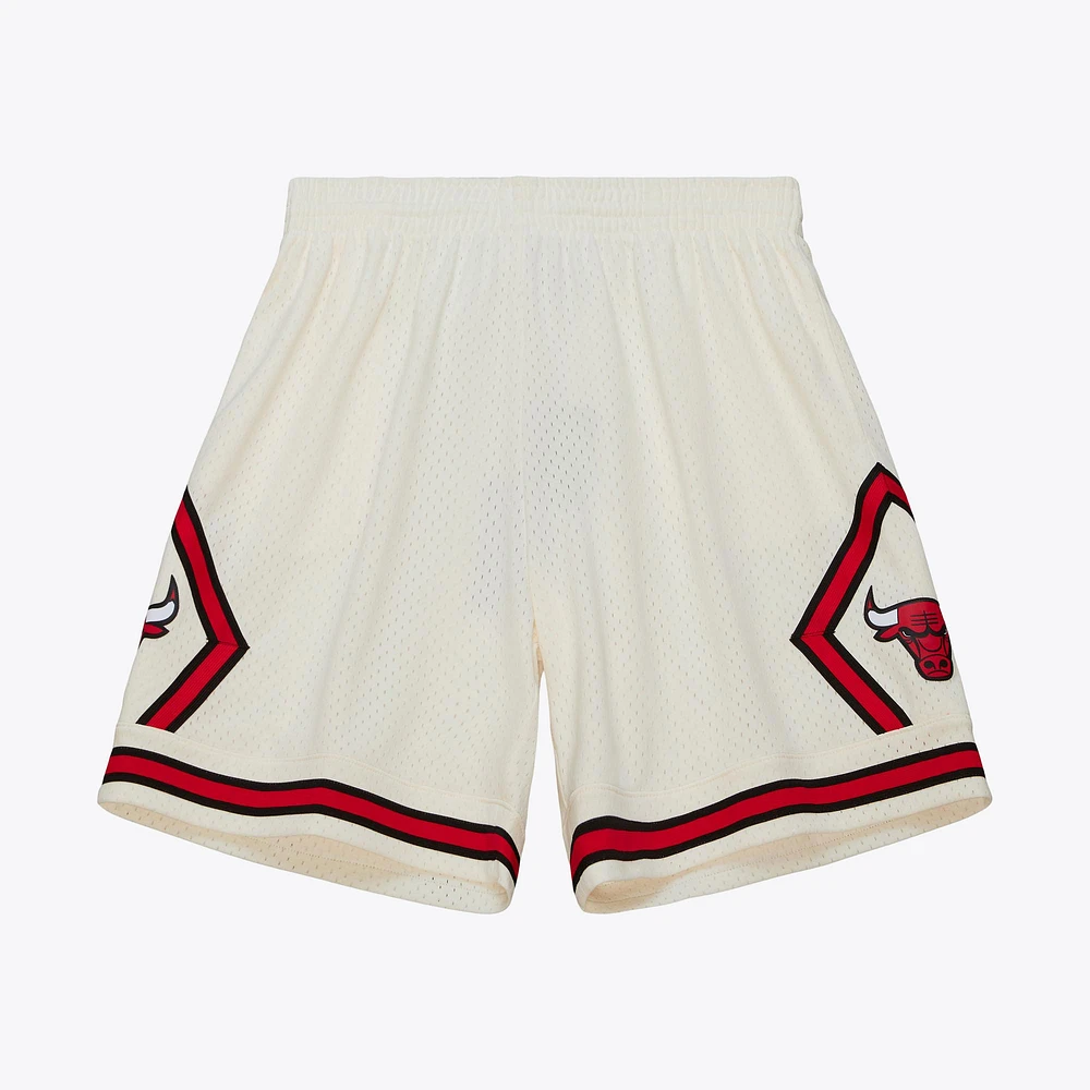 Men's Mitchell & Ness Cream Chicago Bulls 1997/98 Hardwood Classics Team Color Swingman Shorts