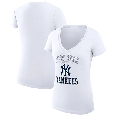 Women's G-III 4Her by Carl Banks White New York Yankees Super-Slim Fit Lightweight Team Logo Graphic V-Neck T-Shirt